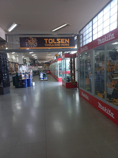 Distrib. de Materiales de Ferret. y Cons en Santiago